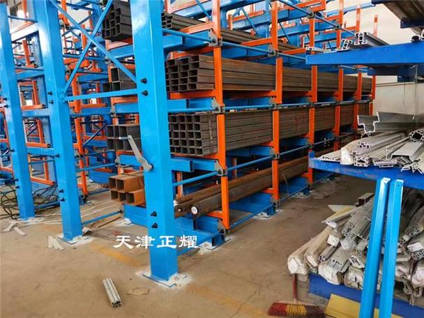 伸缩式悬臂货架适合存放的产品种类多整齐存取方便好操作管理